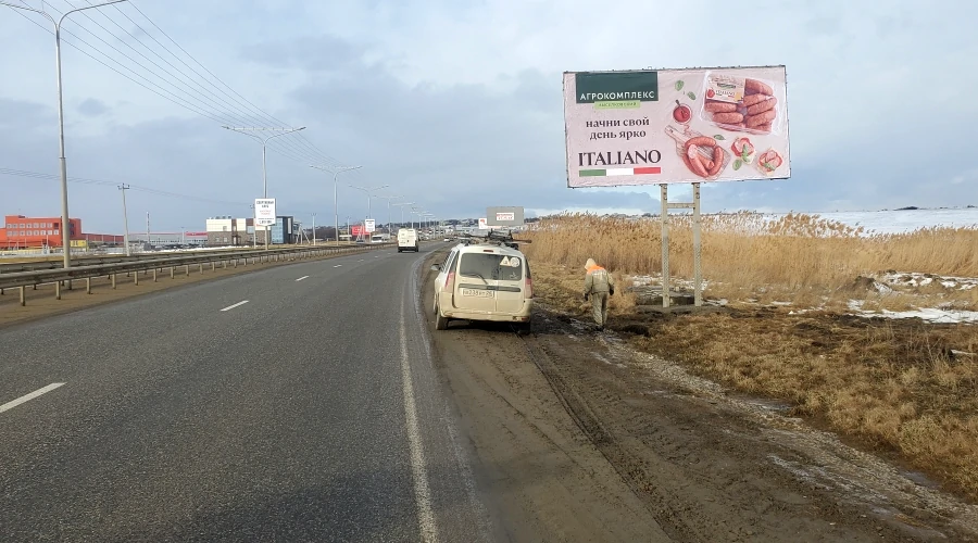 Рекламный щит (билборд) 3х6 Старомарьевское шоссе после Надежденского круга третий